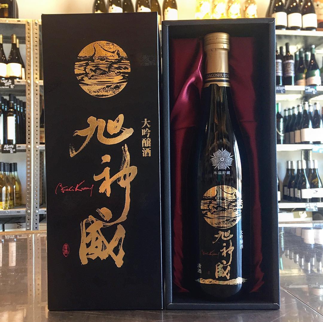 One for the #sakelovers ! This absolute stunner is new at Vino&Co! Meet the Asahi Kamui Daiginjo by Takasago Shuzo from Hokkaido, Japan! @vinoycoibiza @sakeandco #vinoyco #sakeandco #sake #hokkaido #ibiza #daiginjo