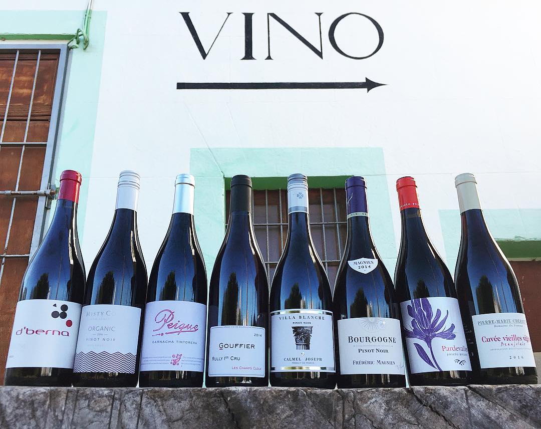 Be cool! Check out these light and easy drinking reds that can be enjoyed slightly chilled! Perfect for the hot summer days! From left to right: D’Berna Mencía / Misty Cove Pinot Noir / Peique Garnacha / Domaine Gouffier Rully 1r Cru / Villa Blanche Pinot Noir / Frédéric Magnien Bourgogne Pinot Noir / Pardevalles Prieto Picudo / Domaine du Vissoux Beaujolais Vieilles Vignes 🍷💕 Of course all available at Vino&Co Ibiza! @vinoycoibiza #vinoyco #ibiza #winelovers #wineshop #summerwine #summerred #dberna #mencia @mistycovewines #pinotnoir @bodegaspeique #garnacha @domainegouffier #rully #1ercru @calmeletjoseph #paysdoc #fredericmagnien #bourgogne @pardevalles #domaineduvissoux #chermette #beaujolais #becool #organicwine #biodynamic #ibiza2017