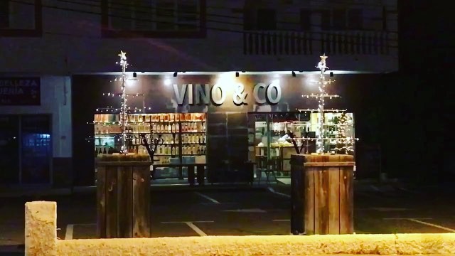 Vino&Co’s Christmas Mode ON! @vinoycoibiza #vinoyco  #christmas #navidad #ibiza #ibizawinter #wineshop #winelovers