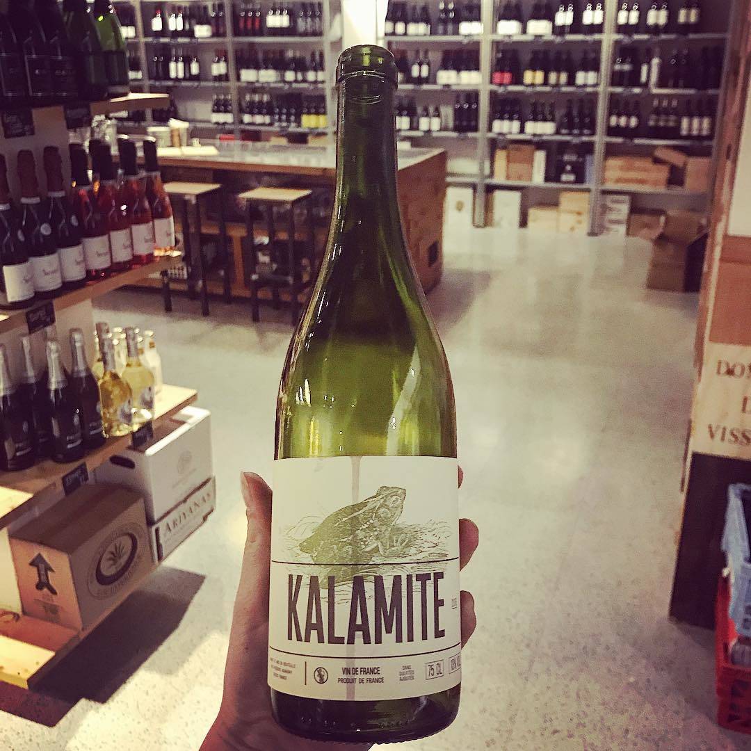 This Kalamite is dynamite! Meet our new baby, a nature wine from France. 🍷 •
•
•
With thanks to @bettehamersma and @harold_hamersma 
@vinoycoibiza #vinoyco #ibiza #eivissa #wineshop #ibizawine #winelovers #winebar #ibizawinter #instawine #vino #amantesdelvino #ibizaevents #ibiza2018 #naturewine
