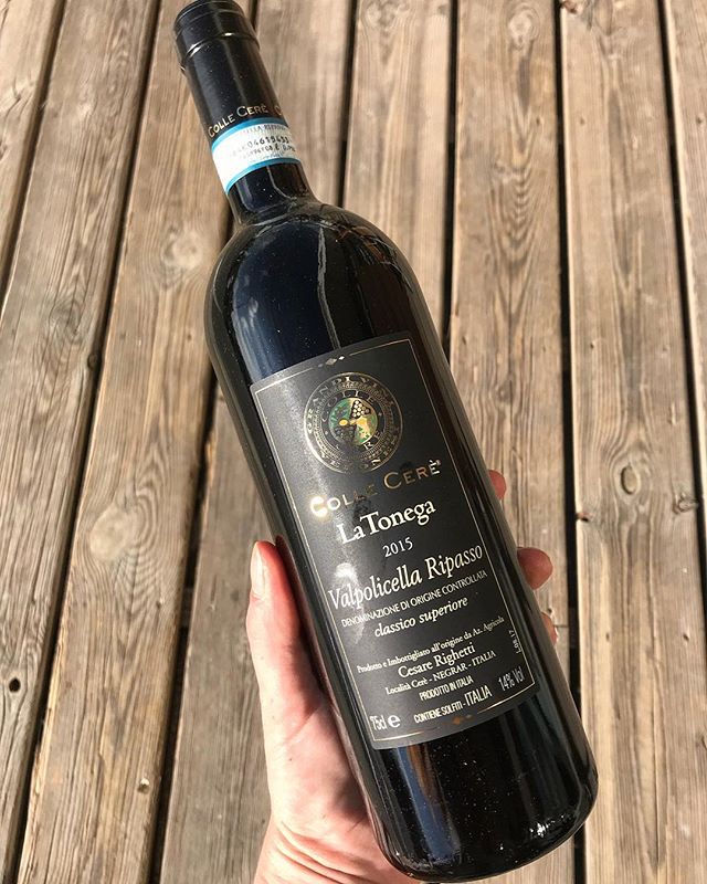 New week, new wine! This week we are serving Coq au Vin and our beautiful Entrecôte will be served with a choice of Port Sauce, Roquefort Sauce or Pepper Sauce. You can also add a slice of Foie Gras and enjoy it Rossini style 😋 #wineoftheweek is this beautiful Valpolicella Ripasso from Colle Cere, a tiny winery making big wines! See you tonight, tomorrow or Saturday night at Vino&Co!
