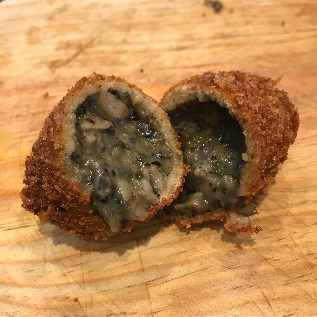 This week’s Croquette is filled with mushrooms from the island and white truffle! Thursdays, Fridays and Saturdays at Vino&Co from 5pm!